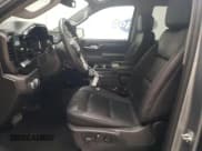 ✅ 2025 GMC Sierra 1500 SLT • VIN: 3GTUUDED9SG247668 • Лот: 90632005. Опубликован ранее на Copart с пробегом 20 422 миль. Бесплатный доступ к архиву аукционных продаж из США и подробный отчёт об истории автомобиля на DreamBid. Изображение 7.