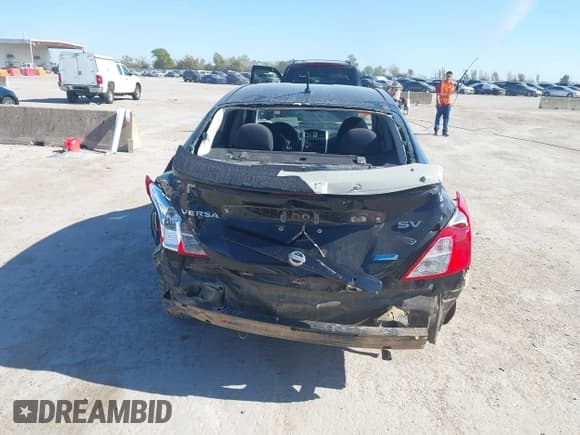 ✅ 2015 Nissan Versa SV • VIN: 3N1CN7AP9FL835550 • Lot: 43644181. Wystawiony na IAAI z przebiegiem 181 153 mil. Bezpłatny archiwum sprzedaży aukcyjnych z USA i szczegółowy raport historii pojazdu na DreamBid. Zdjęcie 16.