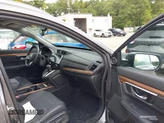 ✅ 2022 Honda CR-V Touring • VIN: 2HKRW2H98NH603759 • Lot: 43149351. Wystawiony na IAAI z przebiegiem 40 965 mil. Bezpłatny archiwum sprzedaży aukcyjnych z USA i szczegółowy raport historii pojazdu na DreamBid. Zdjęcie 5.