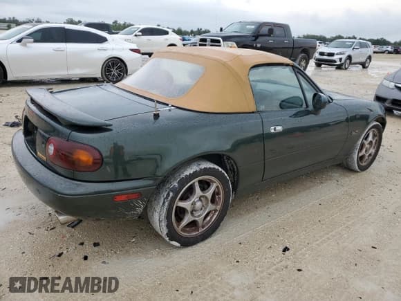 ✅ 1997 Mazda MX-5 Miata • VIN: JM1NA3535V0729125 • Lot: 73746314. Wystawiony na Copart z przebiegiem 151 349 mil. Bezpłatny archiwum sprzedaży aukcyjnych z USA i szczegółowy raport historii pojazdu na DreamBid. Zdjęcie 3.