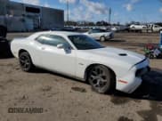 ✅ 2015 Dodge Challenger R/T Plus • VIN: 2C3CDZBT0FH714510 • Lot: 39559444. Wystawiony na Copart z przebiegiem 101 772 mil. Bezpłatny archiwum sprzedaży aukcyjnych z USA i szczegółowy raport historii pojazdu na DreamBid. Zdjęcie 4.