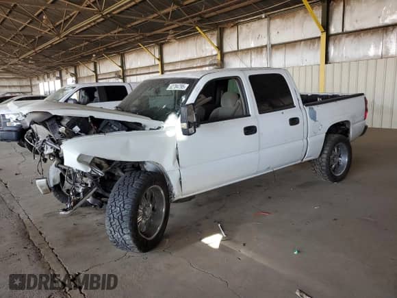 ✅ 2004 Chevrolet Silverado 1500 LS • VIN: 2GCEC13T041427861 • Лот: 62784795. Опубликован ранее на Copart с пробегом 242 072 миль. Бесплатный доступ к архиву аукционных продаж из США и подробный отчёт об истории автомобиля на DreamBid. Изображение 1.
