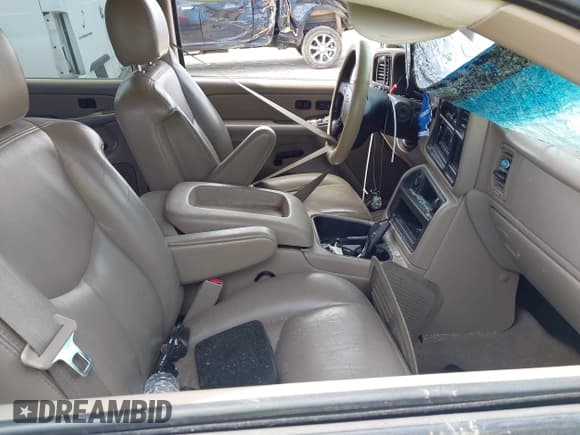 ✅ 2005 Chevrolet Silverado 2500HD LS • VIN: 1GCHK23215F971423 • Lot: 42268344. Listed on IAAI with Not provided. Free auction sales archive from the USA and detailed vehicle history report at DreamBid. Image 5.