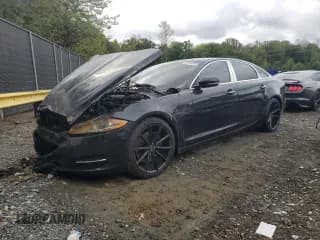 ✅ 2014 Jaguar XJ Portfolio • VIN: SAJWJ2GDXE8V64938 • Lot: 85676895. Wystawiony na Copart z przebiegiem Nie podano. Bezpłatny archiwum sprzedaży aukcyjnych z USA i szczegółowy raport historii pojazdu na DreamBid. Zdjęcie 1.