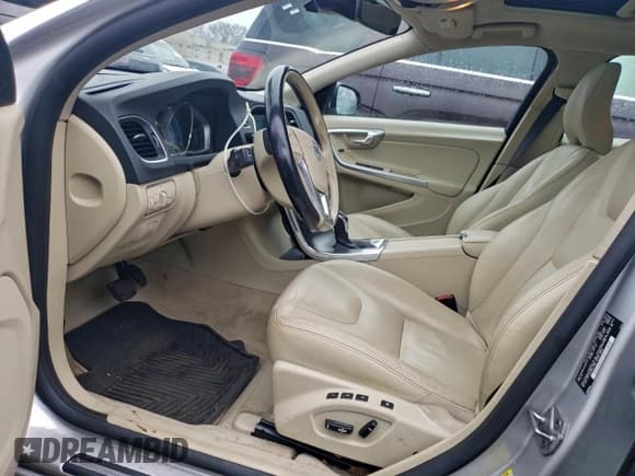 ✅ 2016 Volvo V60 T5 Drive-E Premier • VIN: YV140MEK5G1301414 • Lot: 93831515. Wystawiony na Copart z przebiegiem 126 599 mil. Bezpłatny archiwum sprzedaży aukcyjnych z USA i szczegółowy raport historii pojazdu na DreamBid. Zdjęcie 7.