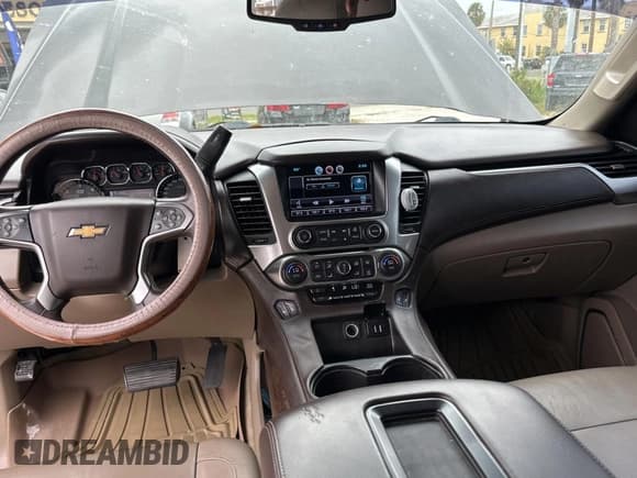 ✅ 2015 Chevrolet Suburban LT • VIN: 1GNSCJKCXFR502927 • Lot: 79323964. Wystawiony na Copart z przebiegiem 166 171 mil. Bezpłatny archiwum sprzedaży aukcyjnych z USA i szczegółowy raport historii pojazdu na DreamBid. Zdjęcie 9.