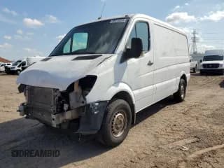 ✅ 2010 Mercedes-Benz Sprinter Cargo • VIN: WD3PE7CC2A5492088 • Lot: 69719205. Wystawiony na Copart z przebiegiem 123 165 mil. Bezpłatny archiwum sprzedaży aukcyjnych z USA i szczegółowy raport historii pojazdu na DreamBid. Zdjęcie 1.