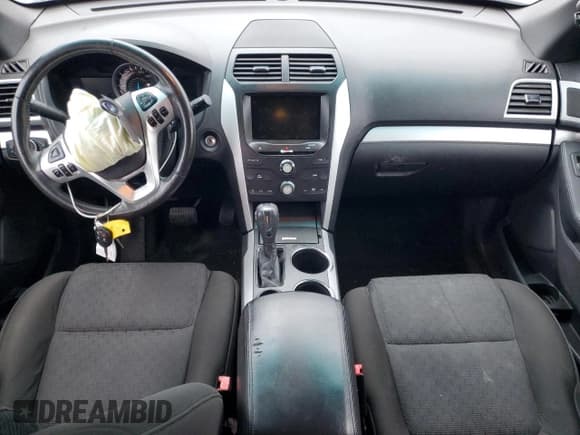 ✅ 2014 Ford Explorer XLT • VIN: 1FM5K7D80EGB58261 • Lot: 93483545. Wystawiony na Copart z przebiegiem 235 720 mil. Bezpłatny archiwum sprzedaży aukcyjnych z USA i szczegółowy raport historii pojazdu na DreamBid. Zdjęcie 8.