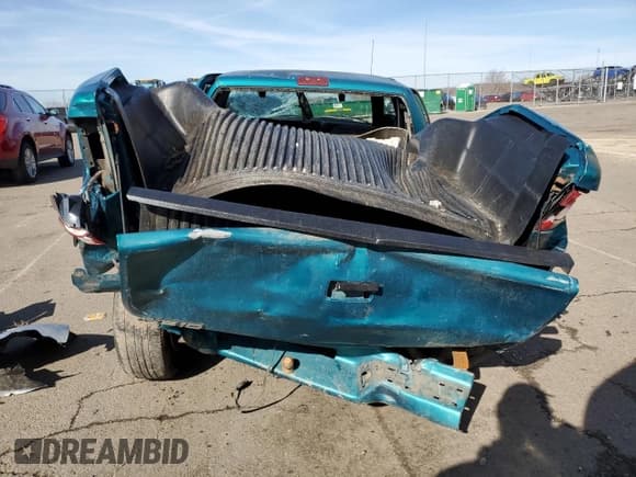 ✅ 1996 Chevrolet S-10 LS • VIN: 1GCCS19X9T8195499 • Лот: 47099095. Опубликован ранее на Copart с пробегом 127 945 миль. Бесплатный доступ к архиву аукционных продаж из США и подробный отчёт об истории автомобиля на DreamBid. Изображение 6.