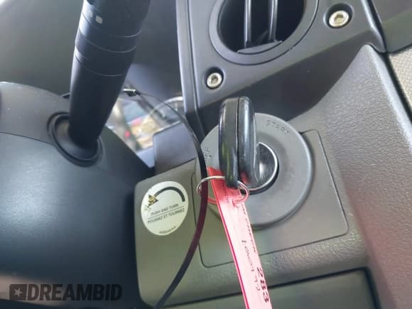 ✅ 2006 Jeep Commander • VIN: 1J8HG48K56C124311 • Lot: 41587020. Wystawiony na IAAI z przebiegiem 100 234 mil. Bezpłatny archiwum sprzedaży aukcyjnych z USA i szczegółowy raport historii pojazdu na DreamBid. Zdjęcie 11.