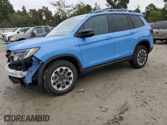 ✅ 2025 Honda Passport TrailSport • VIN: 5FNYF8H60SB015160 • Lot: 86213985. Listed on Copart with 7,808 mi. Free auction sales archive from the USA and detailed vehicle history report at DreamBid. Image 1.