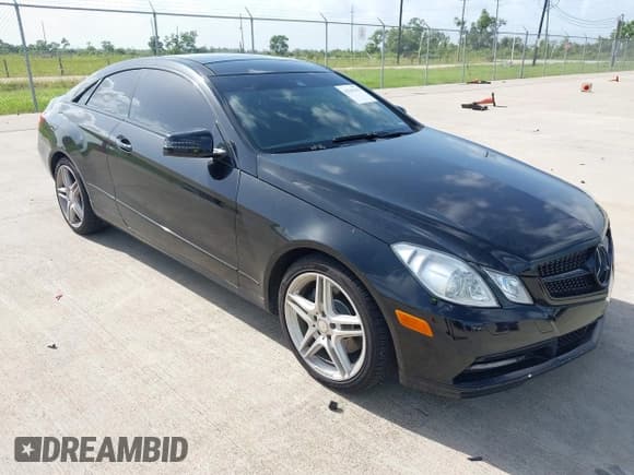 ✅ 2013 Mercedes-Benz E 350 • VIN: WDDKJ5KB3DF193559 • Lot: 42543319. Listed on IAAI with 113,184 mi. Free auction sales archive from the USA and detailed vehicle history report at DreamBid. Image 1.
