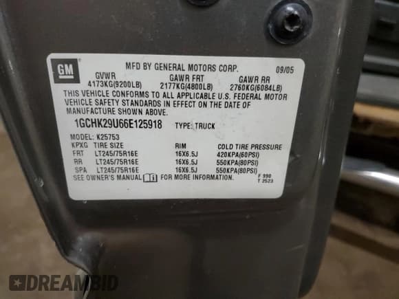 ✅ 2006 Chevrolet Silverado 2500HD Work Truck • VIN: 1GCHK29U66E125918 • Lot: 85034684. Wystawiony na Copart z przebiegiem 236 491 mil. Bezpłatny archiwum sprzedaży aukcyjnych z USA i szczegółowy raport historii pojazdu na DreamBid. Zdjęcie 12.