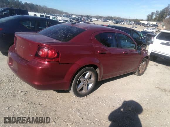 ✅ 2014 Dodge Avenger SXT • VIN: 1C3CDZCB5EN188211 • Lot: 41364149. Wystawiony na IAAI z przebiegiem 192 882 mil. Bezpłatny archiwum sprzedaży aukcyjnych z USA i szczegółowy raport historii pojazdu na DreamBid. Zdjęcie 4.
