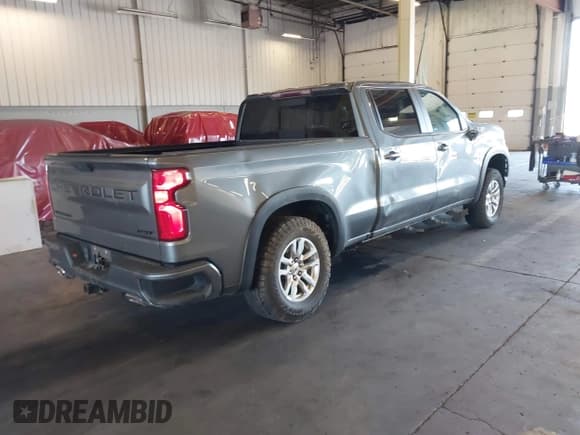 ✅ 2020 Chevrolet Silverado 1500 RST • VIN: 3GCUYEET3LG358879 • Lot: 43062504. Wystawiony na IAAI z przebiegiem 50 762 mil. Bezpłatny archiwum sprzedaży aukcyjnych z USA i szczegółowy raport historii pojazdu na DreamBid. Zdjęcie 4.