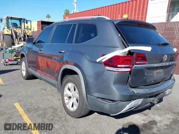 ✅ 2018 Volkswagen Atlas SE • VIN: 1V2CR2CA3JC594164 • Lot: 43480119. Listed on IAAI with 77,724 mi. Free auction sales archive from the USA and detailed vehicle history report at DreamBid. Image 3.
