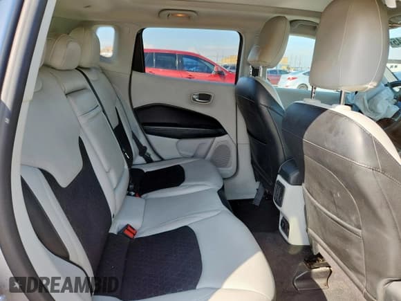 ✅ 2018 Jeep Compass Latitude • VIN: 3C4NJCBB9JT487612 • Lot: 90314045. Wystawiony na Copart z przebiegiem 127 531 mil. Bezpłatny archiwum sprzedaży aukcyjnych z USA i szczegółowy raport historii pojazdu na DreamBid. Zdjęcie 11.