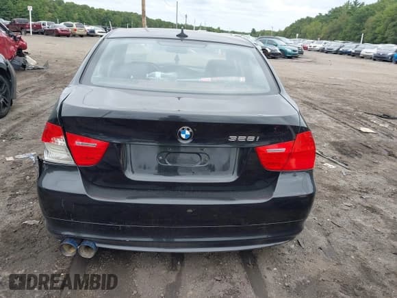✅ 2011 BMW 3 Series 328i xDrive • VIN: WBAPK5G57BNN79689 • Lot: 43019414. Listed on IAAI with 159,335 mi. Free auction sales archive from the USA and detailed vehicle history report at DreamBid. Image 16.