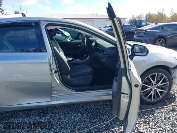 ✅ 2022 Toyota Camry XLE • VIN: 4T1F11AK5NU027557 • Лот: 43495649. Опубликован ранее на IAAI с пробегом 10 718 миль. Бесплатный доступ к архиву аукционных продаж из США и подробный отчёт об истории автомобиля на DreamBid. Изображение 5.