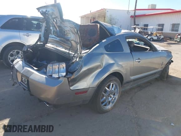 ✅ 2008 Ford Mustang Shelby GT500 • VIN: 1ZVHT88S985174210 • Lot: 40407953. Wystawiony na IAAI z przebiegiem 21 426 mil. Bezpłatny archiwum sprzedaży aukcyjnych z USA i szczegółowy raport historii pojazdu na DreamBid. Zdjęcie 4.