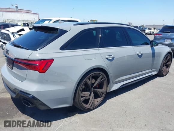 ✅ 2021 Audi RS 6 • VIN: WUA1CBF28MN903573 • Lot: 42019212. Listed on IAAI with 28,994 mi. Free auction sales archive from the USA and detailed vehicle history report at DreamBid. Image 4.