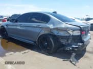 ✅ 2023 BMW M5 • VIN: WBS83CH09PCL36618 • Lot: 42654370. Wystawiony na IAAI z przebiegiem 19 991 mil. Bezpłatny archiwum sprzedaży aukcyjnych z USA i szczegółowy raport historii pojazdu na DreamBid. Zdjęcie 3.