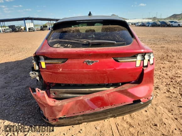 ✅ 2022 Ford Mustang Mach-E Premium • VIN: 3FMTK3R73NMA16122 • Lot: 84037005. Wystawiony na Copart z przebiegiem 22 153 mil. Bezpłatny archiwum sprzedaży aukcyjnych z USA i szczegółowy raport historii pojazdu na DreamBid. Zdjęcie 6.