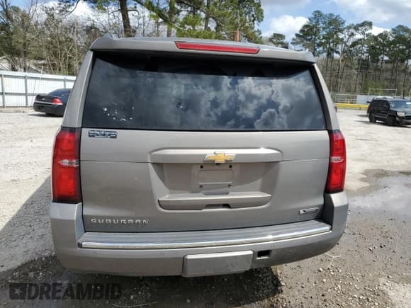 ✅ 2018 Chevrolet Suburban Premier • VIN: 1GNSCJKC3JR188580 • Lot: 48213225. Wystawiony na Copart z przebiegiem Nie podano. Bezpłatny archiwum sprzedaży aukcyjnych z USA i szczegółowy raport historii pojazdu na DreamBid. Zdjęcie 6.