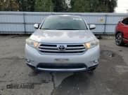 ✅ 2013 Toyota Highlander Plus • VIN: 5TDBK3EH6DS209247 • Лот: 93671325. Опубликован ранее на Copart с пробегом 140 610 миль. Бесплатный доступ к архиву аукционных продаж из США и подробный отчёт об истории автомобиля на DreamBid. Изображение 5.