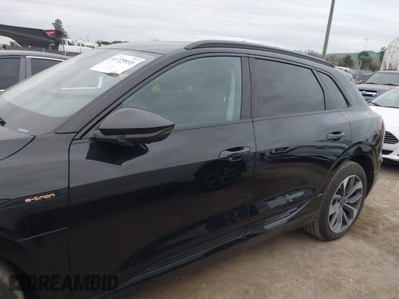 ✅ 2021 Audi e-tron Premium Plus • VIN: WA1LAAGEXMB019208 • Lot: 41725933. Listed on IAAI with 51,565 mi. Free auction sales archive from the USA and detailed vehicle history report at DreamBid. Image 14.