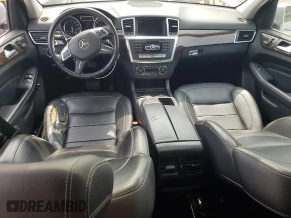 ✅ 2012 Mercedes-Benz M 350 • VIN: 4JGDA5HB9CA019707 • Lot: 61159085. Listed on Copart with 180,721 mi. Free auction sales archive from the USA and detailed vehicle history report at DreamBid. Image 8.