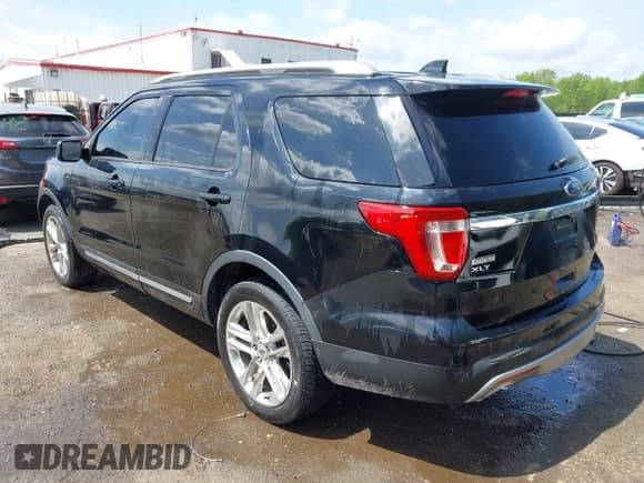 ✅ 2017 Ford Explorer XLT • VIN: 1FM5K8D87HGD47919 • Lot: 42112788. Wystawiony na IAAI z przebiegiem 110 282 mil. Bezpłatny archiwum sprzedaży aukcyjnych z USA i szczegółowy raport historii pojazdu na DreamBid. Zdjęcie 3.