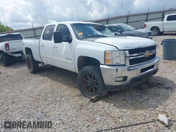 ✅ 2011 Chevrolet Silverado 2500HD LTZ • VIN: 1GC1KYE83BF190971 • Lot: 42695121. Listed on IAAI with Not provided. Free auction sales archive from the USA and detailed vehicle history report at DreamBid. Image 1.