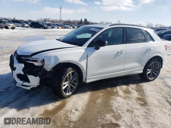 ✅ 2023 Audi Q3 Premium • VIN: WA1AECF35P1146207 • Lot: 44538695. Listed on Copart with 33,990 mi. Free auction sales archive from the USA and detailed vehicle history report at DreamBid. Image 1.