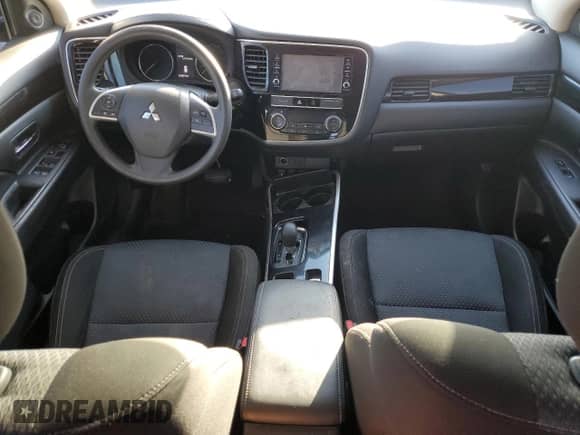 2019 Mitsubishi Outlander ES z VIN JA4AD2A35KZ015731, wystawiony jako Copart lot #90912815 z przebiegiem 101 291 mil mil oraz Czysty tytuł • Clean title. Historia ofert i sprzedaży dostępna na DreamBid. Obrazek 8.