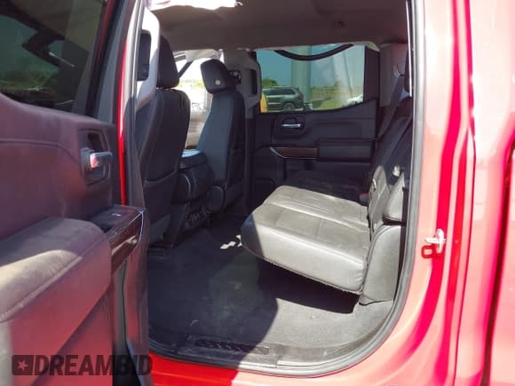 ✅ 2019 Chevrolet Silverado 1500 LT • VIN: 1GCPWCED3KZ157451 • Lot: 42988951. Wystawiony na IAAI z przebiegiem 178 105 mil. Bezpłatny archiwum sprzedaży aukcyjnych z USA i szczegółowy raport historii pojazdu na DreamBid. Zdjęcie 8.