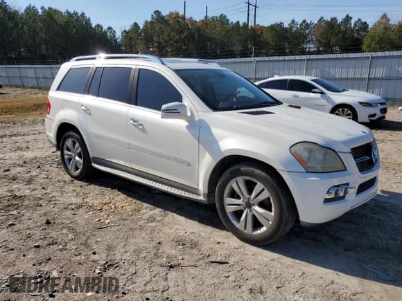 ✅ 2011 Mercedes-Benz GL 450 • VIN: 4JGBF7BE4BA680499 • Lot: 90755545. Listed on Copart with 187,938 mi. Free auction sales archive from the USA and detailed vehicle history report at DreamBid. Image 4.