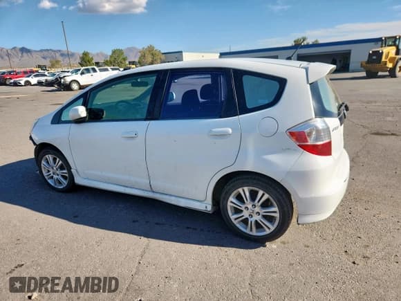 ✅ 2009 Honda Fit Sport • VIN: JHMGE87449S017360 • Lot: 81697265. Listed on Copart with 144,930 mi. Free auction sales archive from the USA and detailed vehicle history report at DreamBid. Image 2.