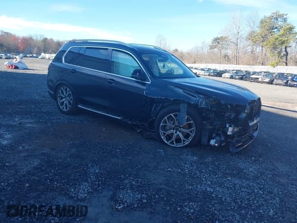 ✅ 2025 BMW X7 xDrive40i • VIN: 5UX23EM00S9W85668 • Lot: 42562856. Wystawiony na IAAI z przebiegiem 12 687 mil. Bezpłatny archiwum sprzedaży aukcyjnych z USA i szczegółowy raport historii pojazdu na DreamBid. Zdjęcie 1.