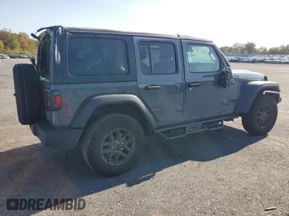 ✅ 2024 Jeep Wrangler Sport S • VIN: 1C4PJXDN4RW299593 • Lot: 81295955. Wystawiony na Copart z przebiegiem Nie podano. Bezpłatny archiwum sprzedaży aukcyjnych z USA i szczegółowy raport historii pojazdu na DreamBid. Zdjęcie 3.
