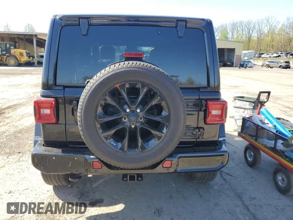 ✅ 2022 Jeep Wrangler Unlimited Sahara • VIN: 1C4HJXEN2NW173682 • Lot: 54405425. Listed on Copart with 42,870 mi. Free auction sales archive from the USA and detailed vehicle history report at DreamBid. Image 6.