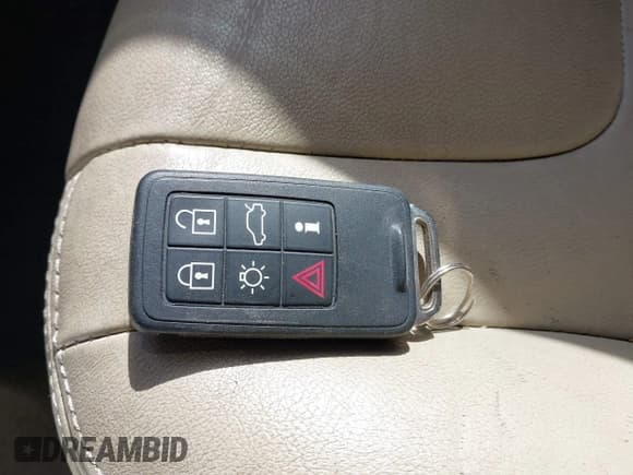 ✅ 2015 Volvo XC60 T5 Drive-E Premier Plus • VIN: YV440MDC6F2589658 • Лот: 41840846. Опубликован ранее на IAAI с пробегом 158 157 миль. Бесплатный доступ к архиву аукционных продаж из США и подробный отчёт об истории автомобиля на DreamBid. Изображение 11.