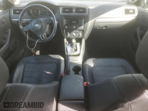 ✅ 2014 Volkswagen Jetta SEL • VIN: 3VWL17AJ4EM426947 • Lot: 49431185. Listed on Copart with 104,254 mi. Free auction sales archive from the USA and detailed vehicle history report at DreamBid. Image 8.