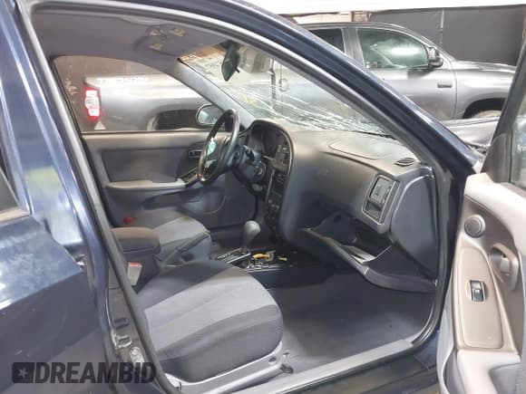 ✅ 2005 Hyundai Elantra GLS • VIN: KMHDN56D65U164794 • Lot: 41574957. Wystawiony na IAAI z przebiegiem 55 747 mil. Bezpłatny archiwum sprzedaży aukcyjnych z USA i szczegółowy raport historii pojazdu na DreamBid. Zdjęcie 5.