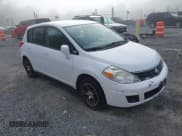 ✅ 2010 Nissan Versa S • VIN: 3N1BC1CP8AL451277 • Lot: 43381653. Wystawiony na IAAI z przebiegiem 142 180 mil. Bezpłatny archiwum sprzedaży aukcyjnych z USA i szczegółowy raport historii pojazdu na DreamBid. Zdjęcie 1.