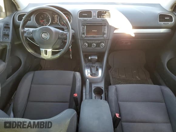 ✅ 2011 Volkswagen Golf • VIN: WVWDA7AJ5BW017908 • Lot: 90261505. Listed on Copart with 215,927 mi. Free auction sales archive from the USA and detailed vehicle history report at DreamBid. Image 8.