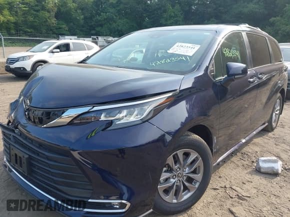 ✅ 2022 Toyota Sienna XLE • VIN: 5TDYSKFC8NS051809 • Лот: 42823541. Опубликован ранее на IAAI с пробегом 24 427 миль. Бесплатный доступ к архиву аукционных продаж из США и подробный отчёт об истории автомобиля на DreamBid. Изображение 2.