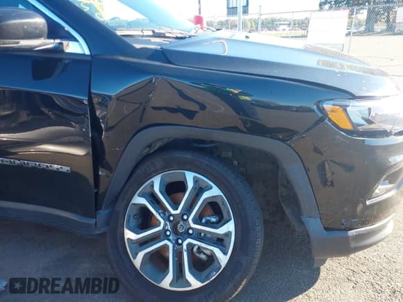 ✅ 2022 Jeep Compass Limited • VIN: 3C4NJDCB5NT150056 • Lot: 43063429. Listed on IAAI with 27,701 mi. Free auction sales archive from the USA and detailed vehicle history report at DreamBid. Image 17.