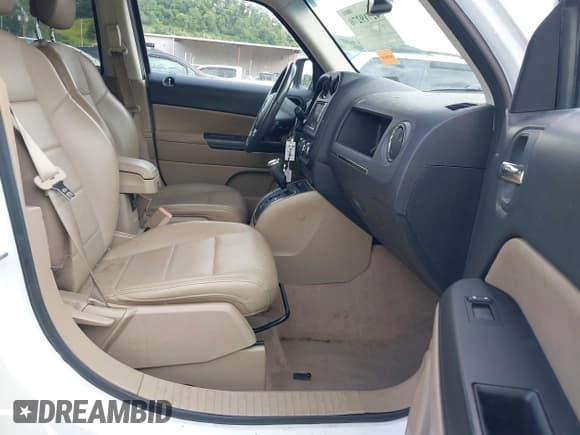 ✅ 2016 Jeep Patriot High Altitude • VIN: 1C4NJRFB9GD657544 • Lot: 42719270. Listed on IAAI with 129,238 mi. Free auction sales archive from the USA and detailed vehicle history report at DreamBid. Image 5.