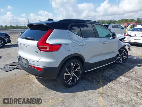 ✅ 2022 Volvo XC40 R-Design • VIN: YV4AC2HM9N2771189 • Lot: 41923125. Listed on IAAI with 24,125 mi. Free auction sales archive from the USA and detailed vehicle history report at DreamBid. Image 4.